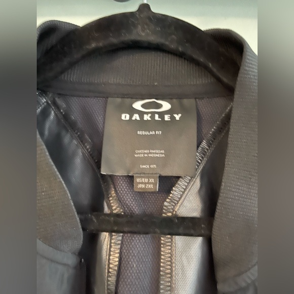Men's Oakley Jacket - Picture 2 of 2